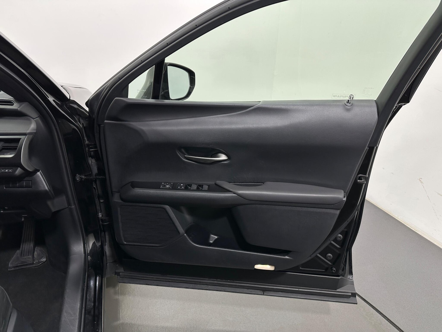 Used Lexus UX 2020 for sale - 77202757: Photo 32