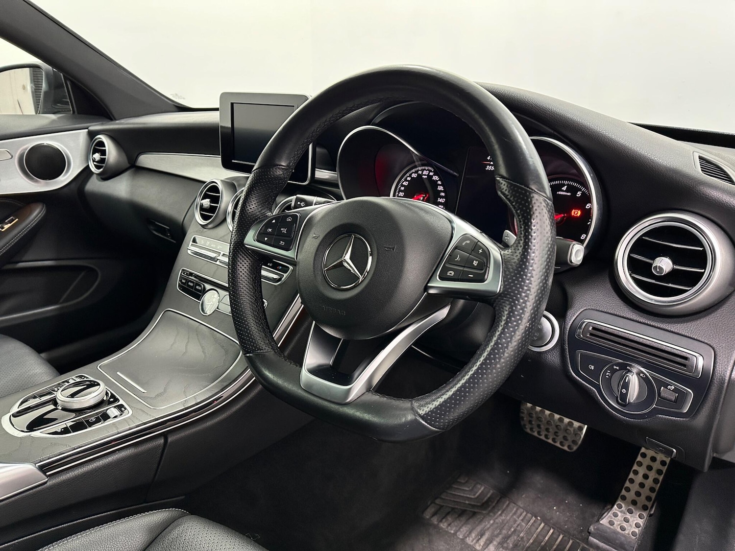 Used Mercedes-Benz C Class 2018 for sale - 77908533: Photo 10