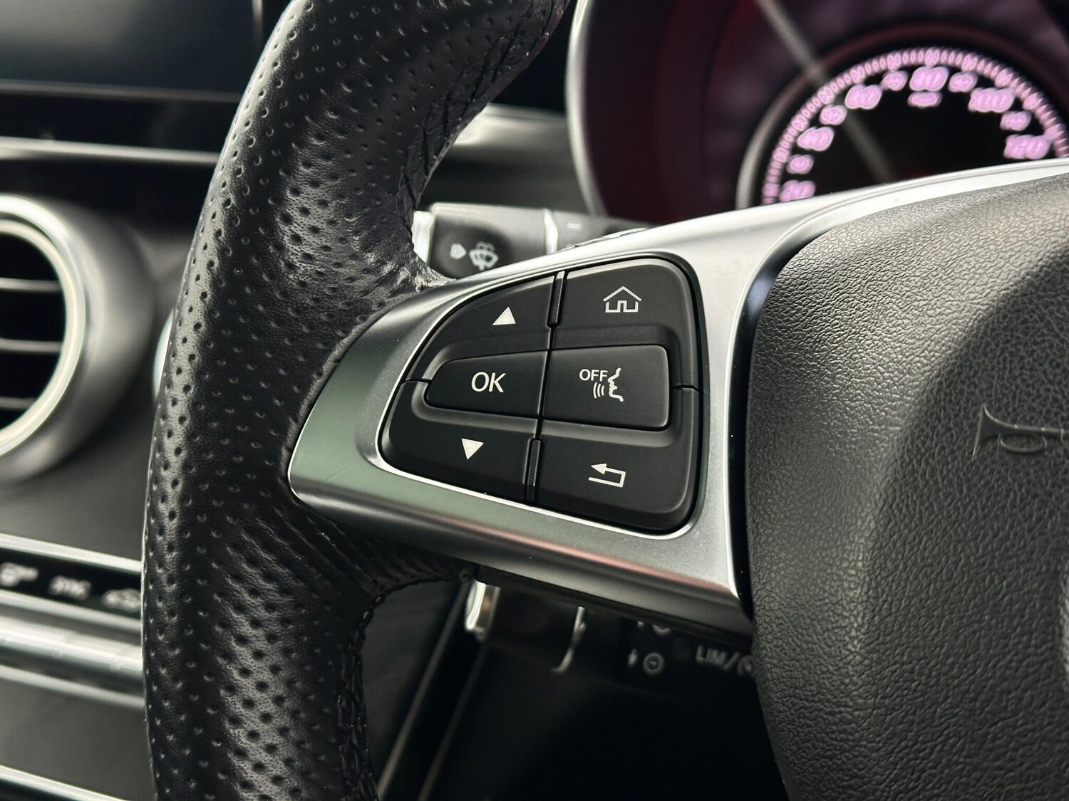 Used Mercedes-Benz C Class 2018 for sale - 77908533: Photo 14