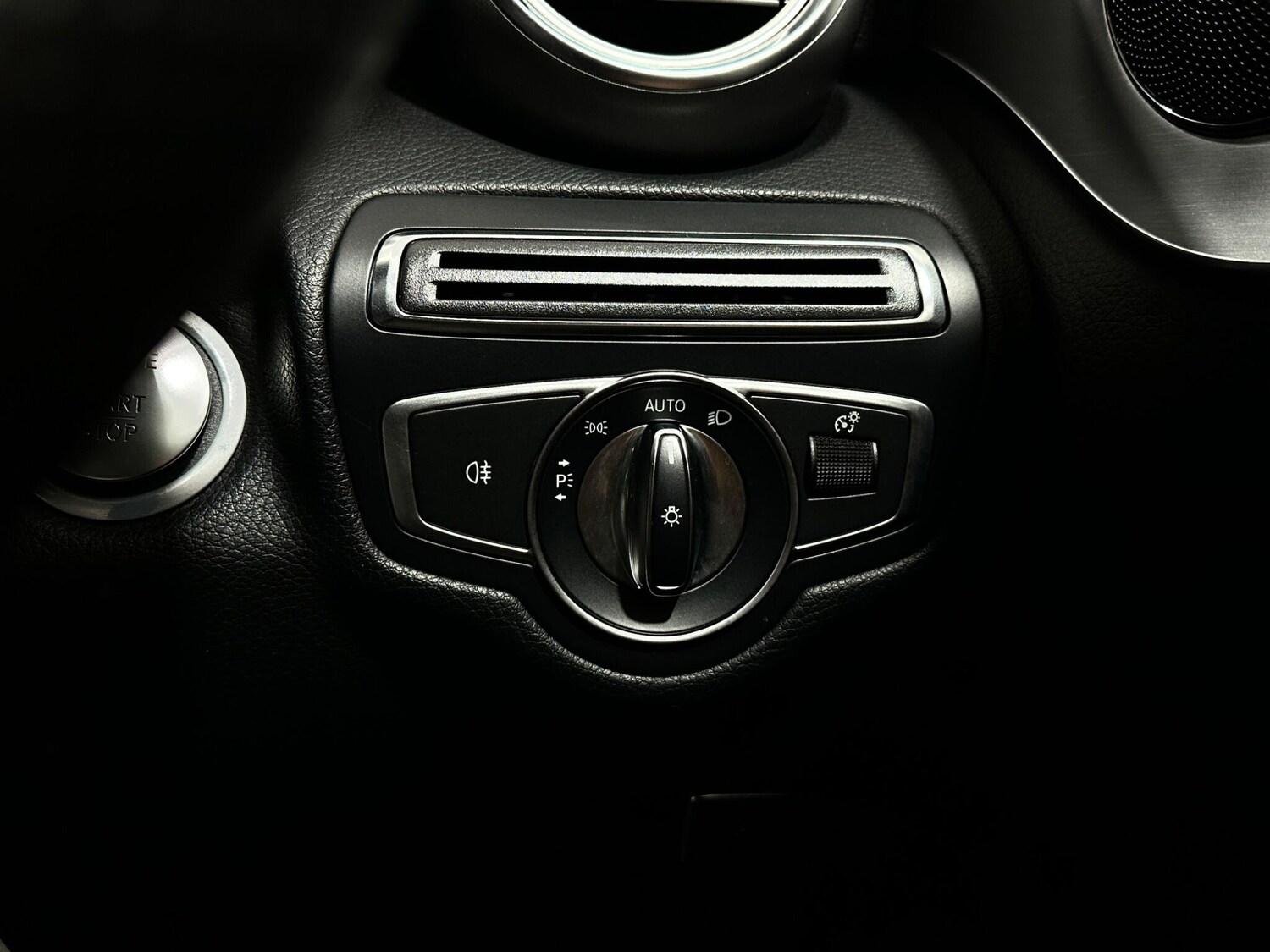 Used Mercedes-Benz C Class 2018 for sale - 77908533: Photo 17