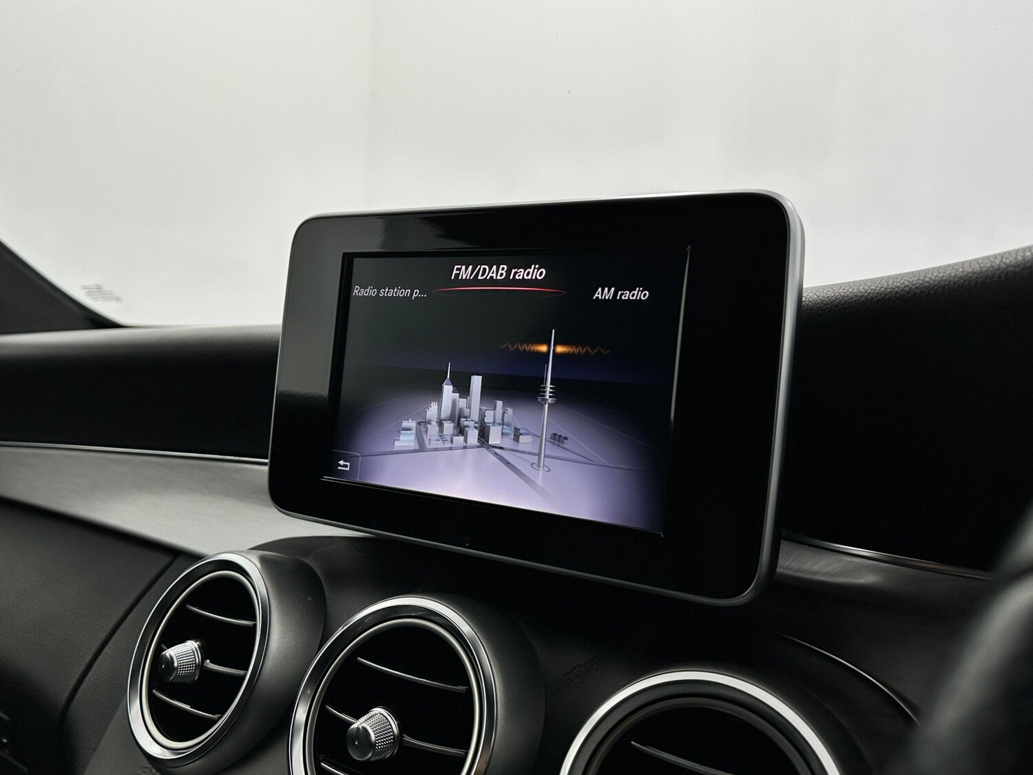 Used Mercedes-Benz C Class 2018 for sale - 77908533: Photo 26