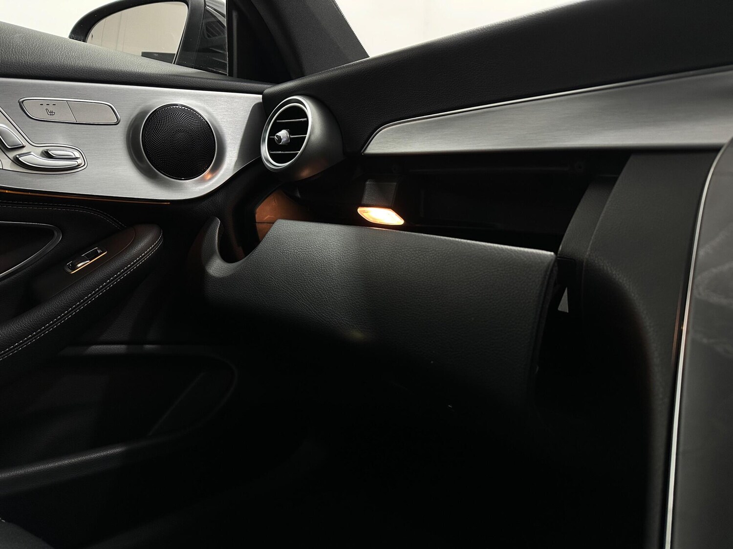 Used Mercedes-Benz C Class 2018 for sale - 77908533: Photo 28