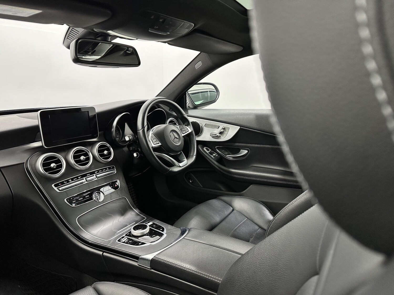 Used Mercedes-Benz C Class 2018 for sale - 77908533: Photo 30