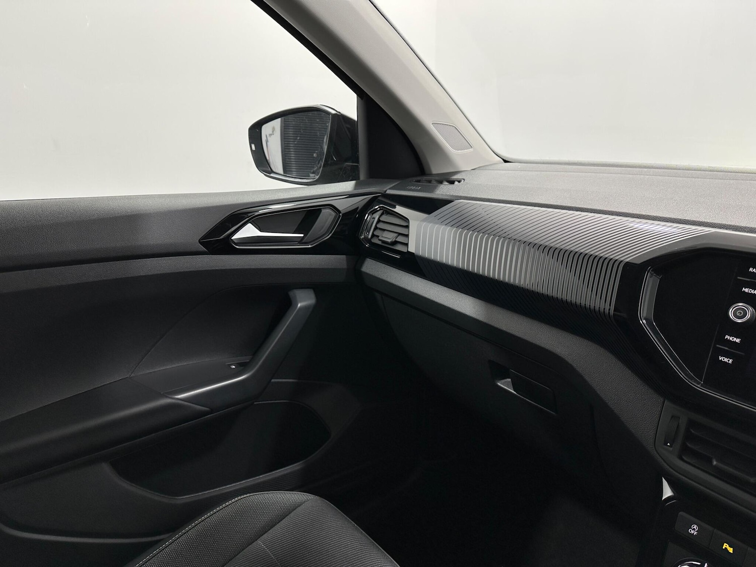 Used Volkswagen T-Cross 2022 for sale - 76878594: Photo 24