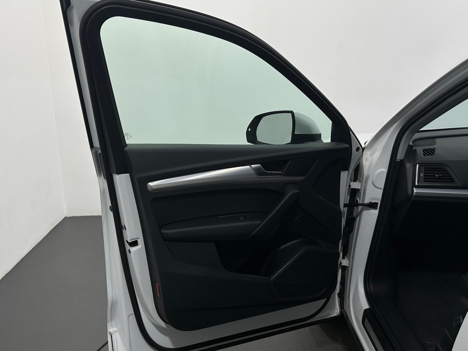 Used Audi Q5 2019 for sale - 76878905: Photo 39