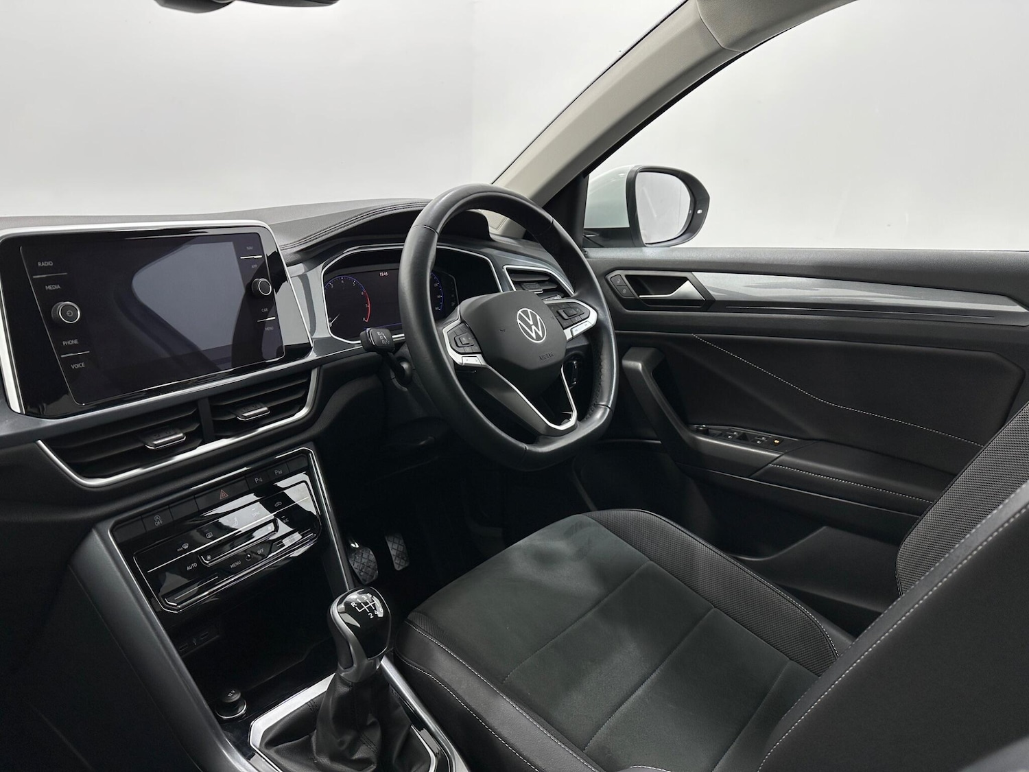 Used Volkswagen T-Roc 2023 for sale - 77454981: Photo 31