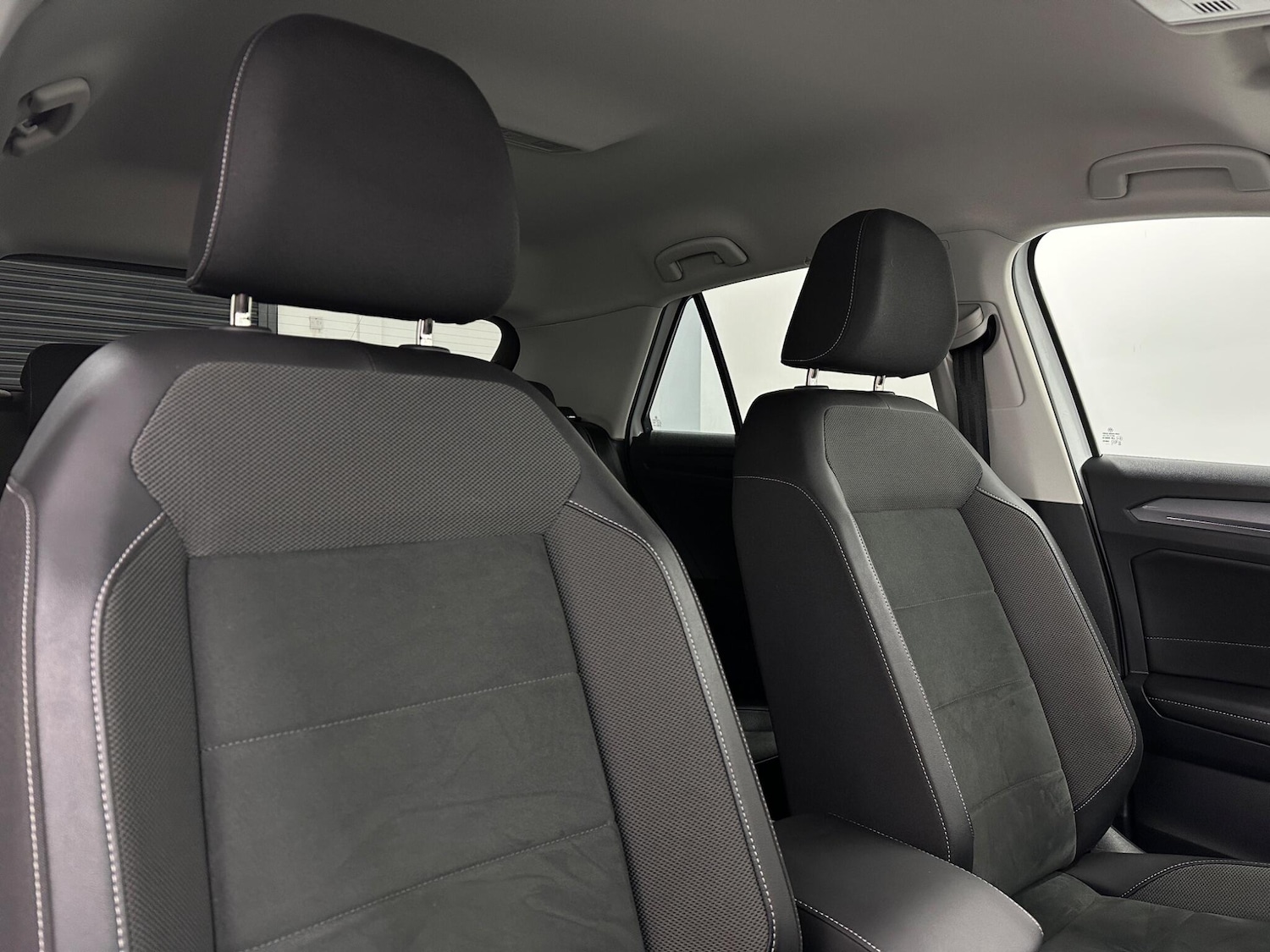 Used Volkswagen T-Roc 2023 for sale - 77454981: Photo 33