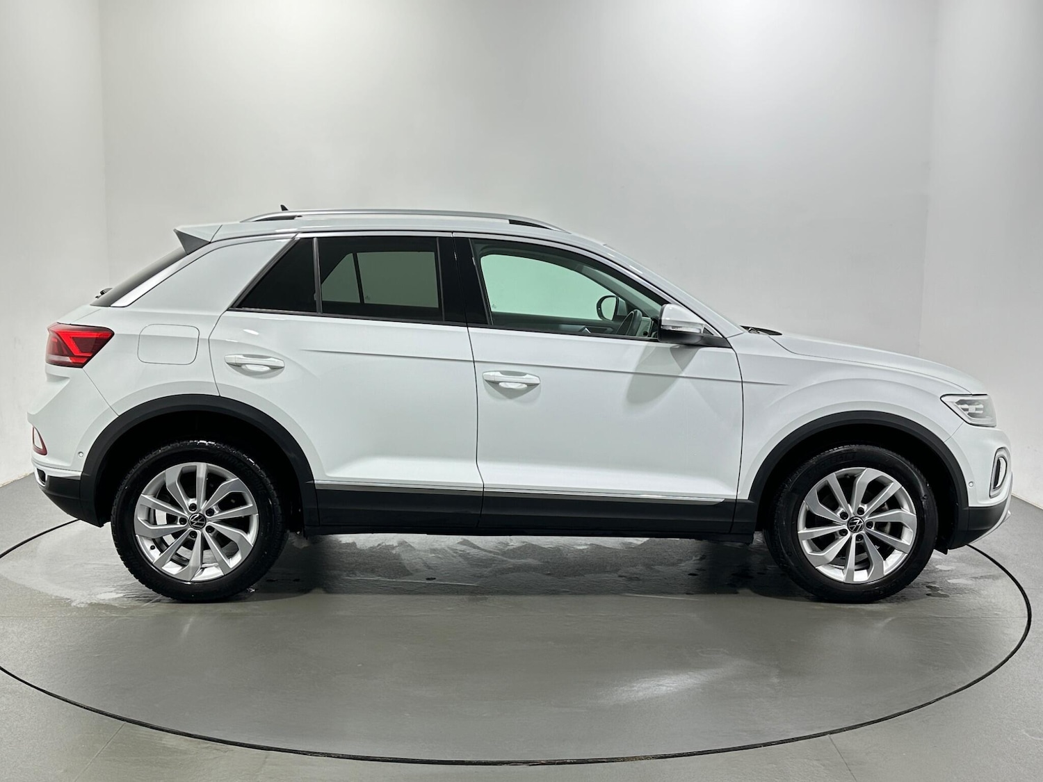 Used Volkswagen T-Roc 2023 for sale - 77454981: Photo 9