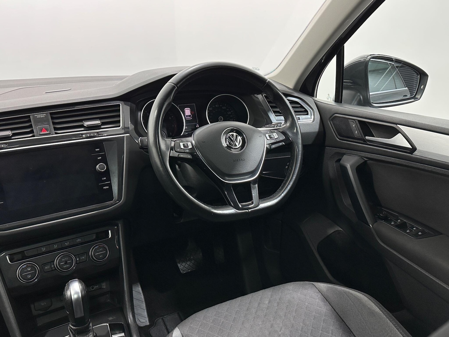 Used Volkswagen Tiguan 2019 for sale - 76878864: Photo 11