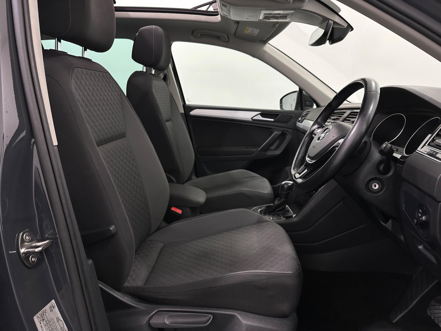 Used Volkswagen Tiguan 2019 for sale - 76878864: Photo 29