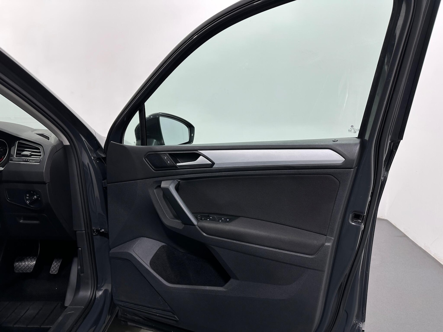 Used Volkswagen Tiguan 2019 for sale - 76878864: Photo 32