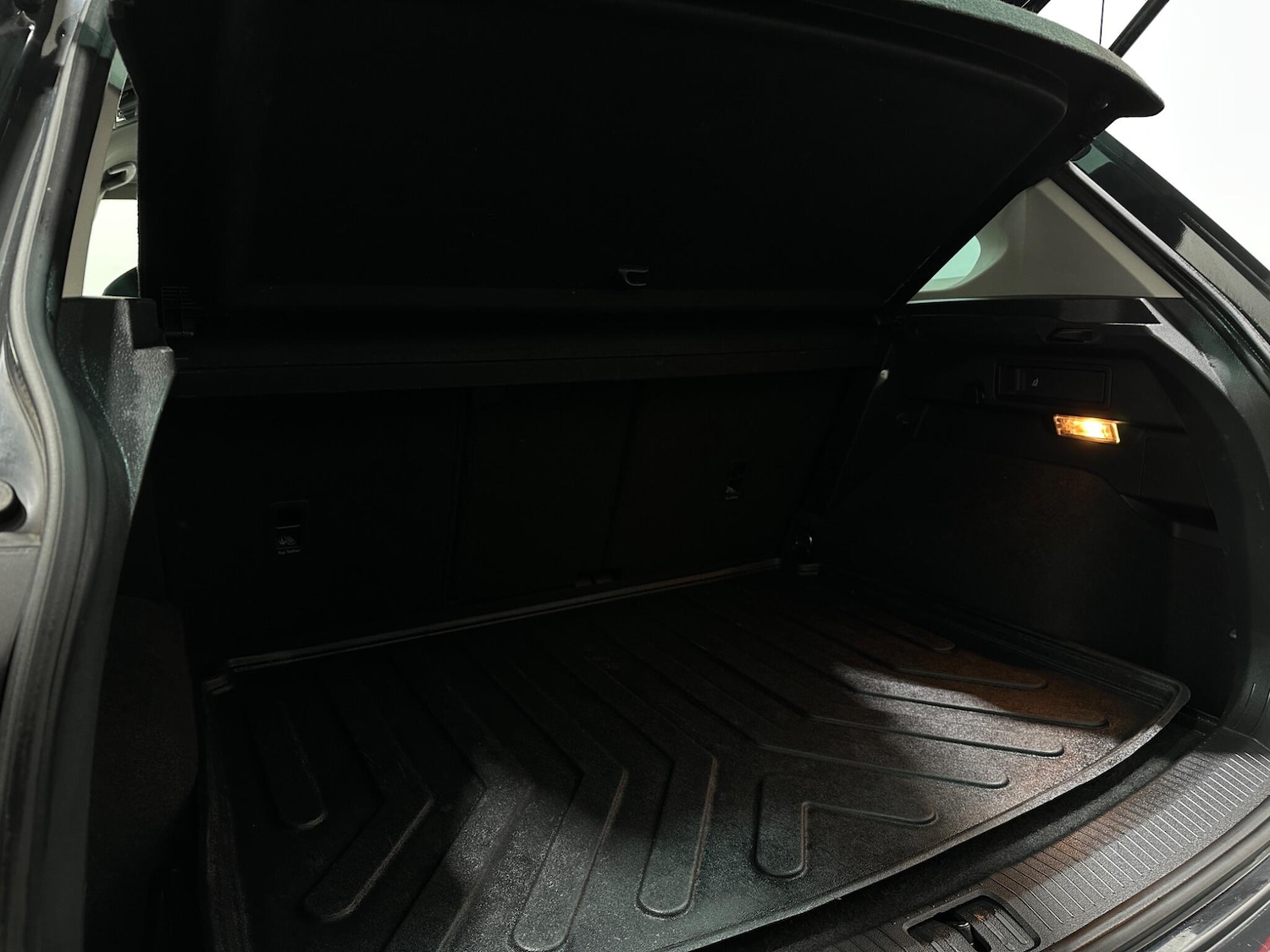 Used Volkswagen Tiguan 2019 for sale - 76878864: Photo 46