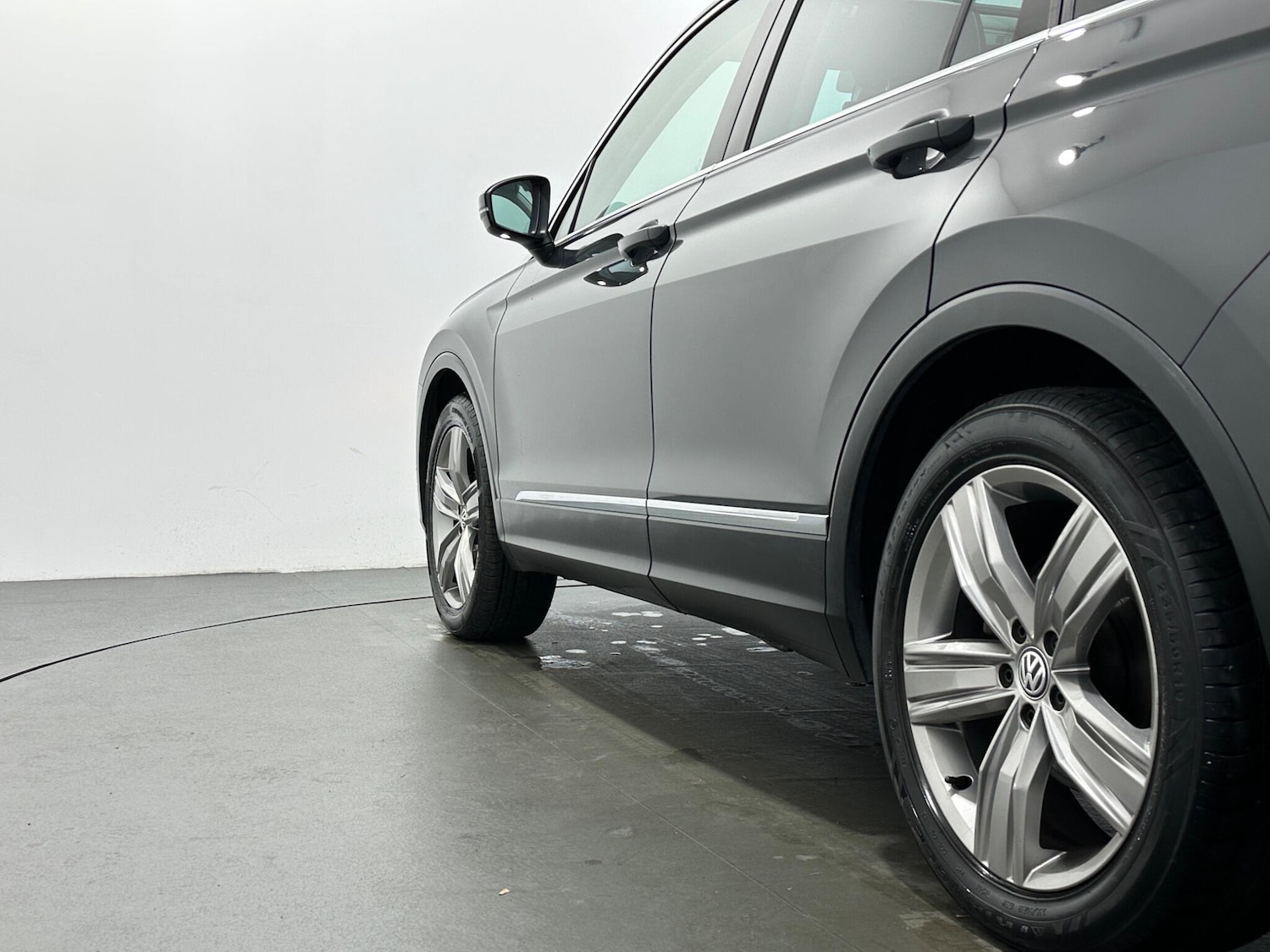 Used Volkswagen Tiguan 2019 for sale - 76878864: Photo 48