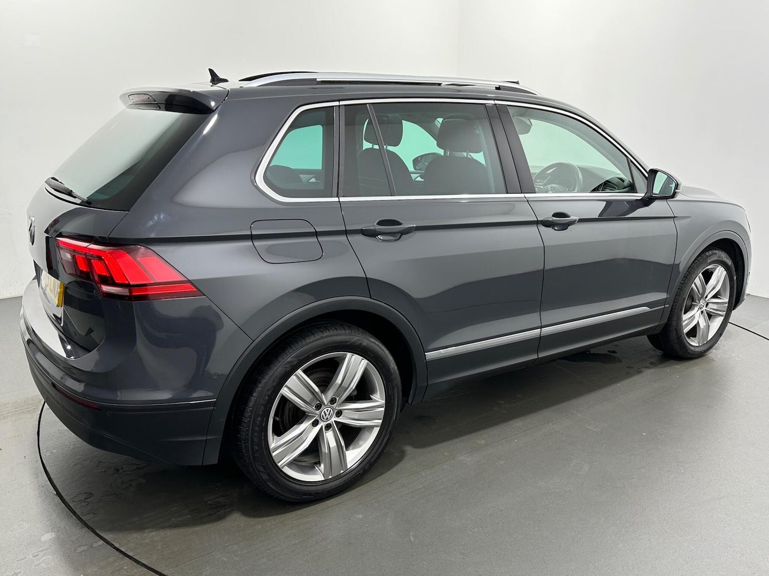 Used Volkswagen Tiguan 2019 for sale - 76878864: Photo 50