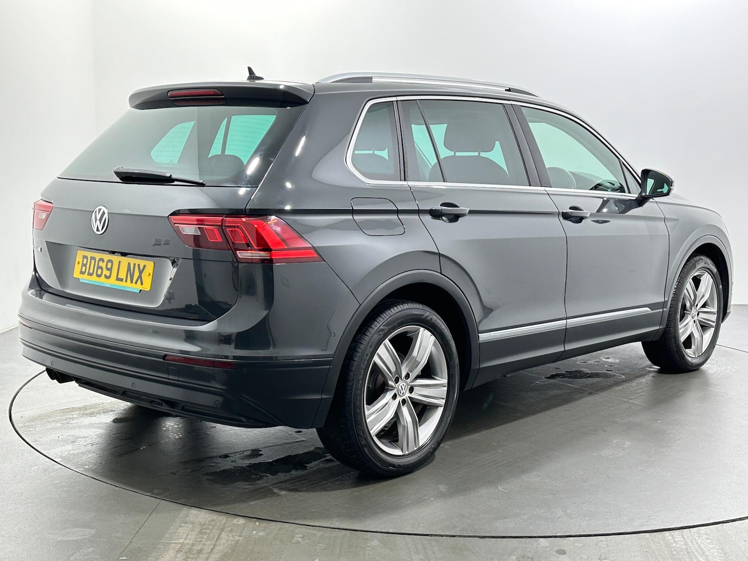 Used Volkswagen Tiguan 2019 for sale - 76878864: Photo 8