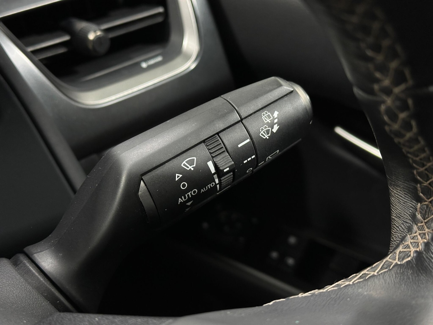 Used Lexus UX 2020 for sale - 77120880: Photo 16