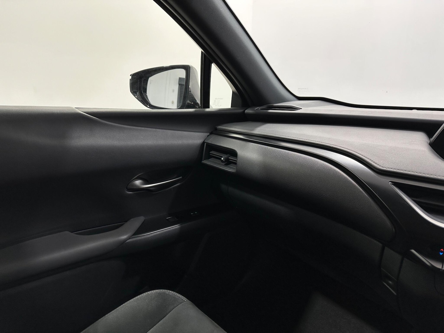 Used Lexus UX 2020 for sale - 77120880: Photo 24