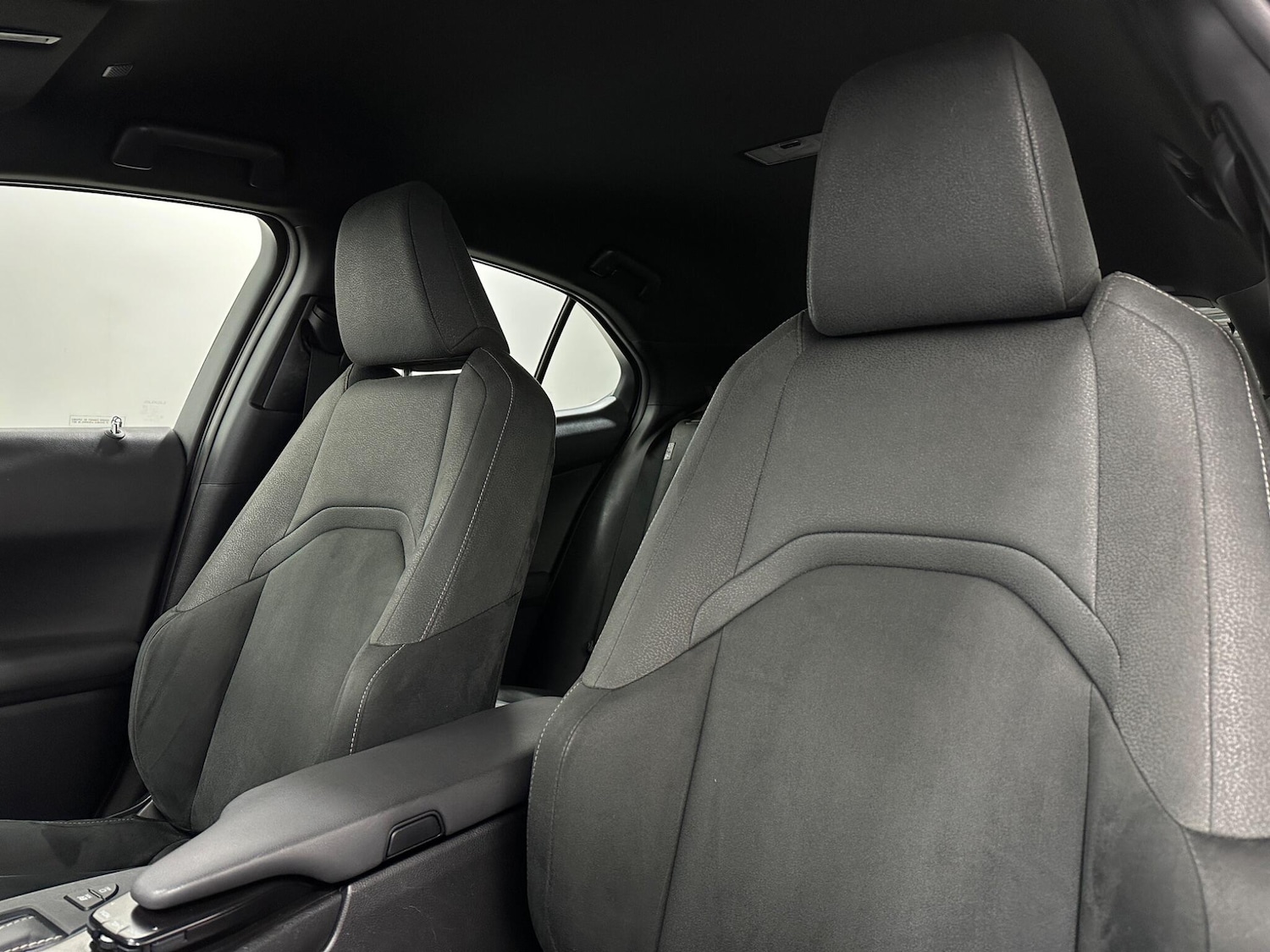 Used Lexus UX 2020 for sale - 77120880: Photo 33