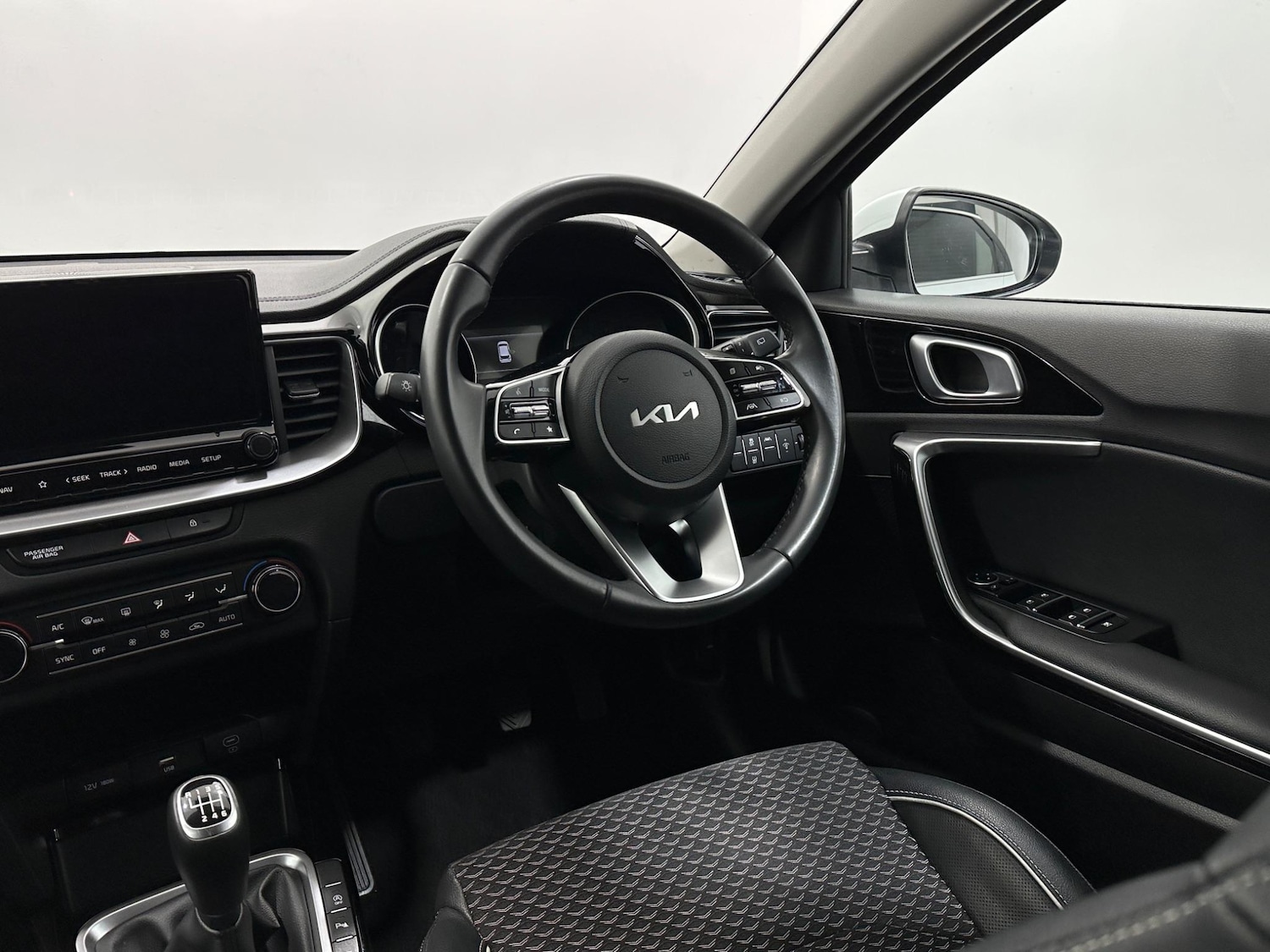 Used Kia Ceed 2023 for sale - 76878999: Photo 11