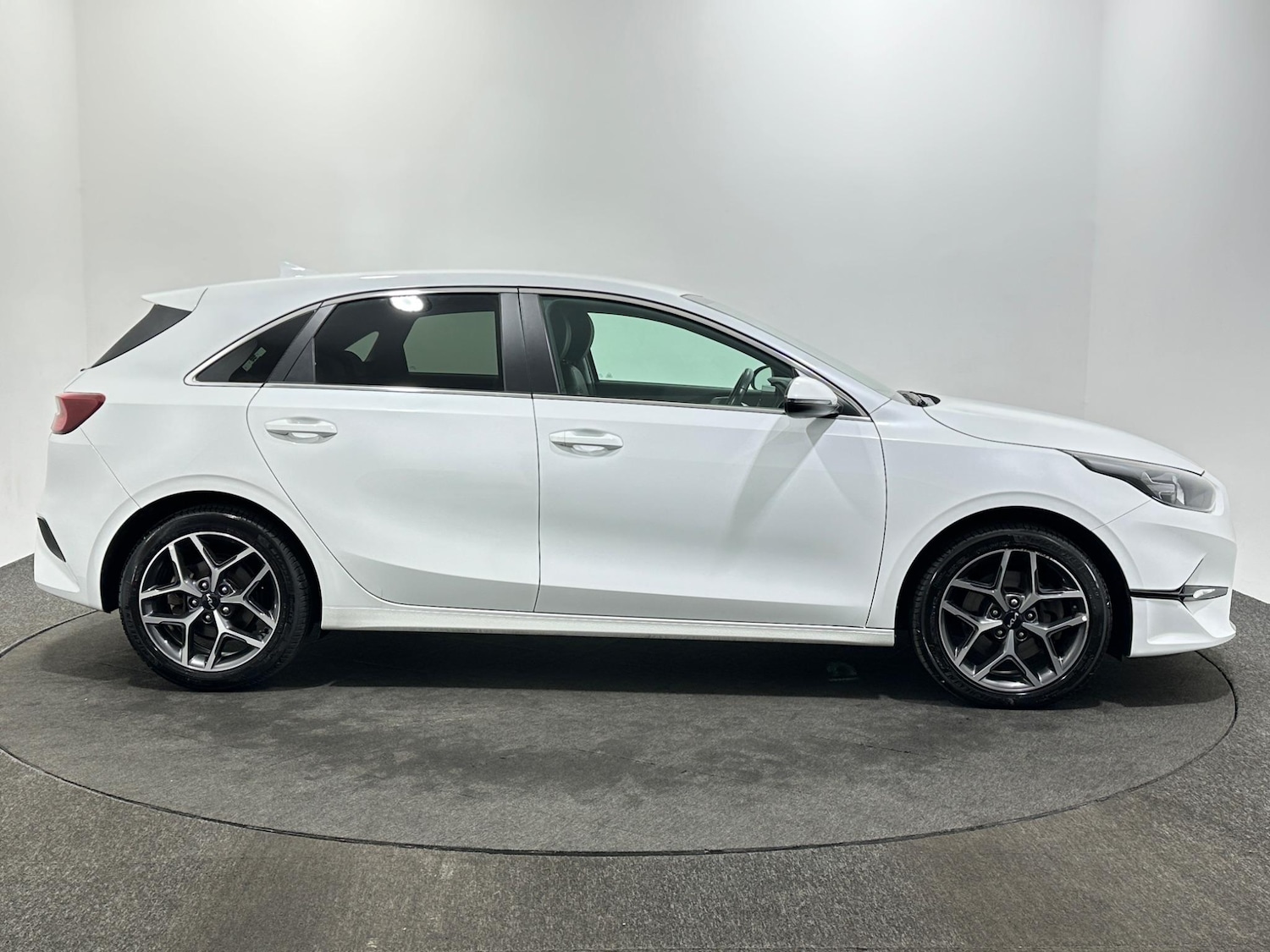 Used Kia Ceed 2023 for sale - 76878999: Photo 9