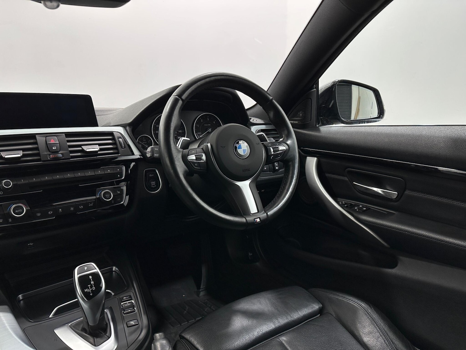 Used BMW 4 Series 2017 for sale - 77082093: Photo 11