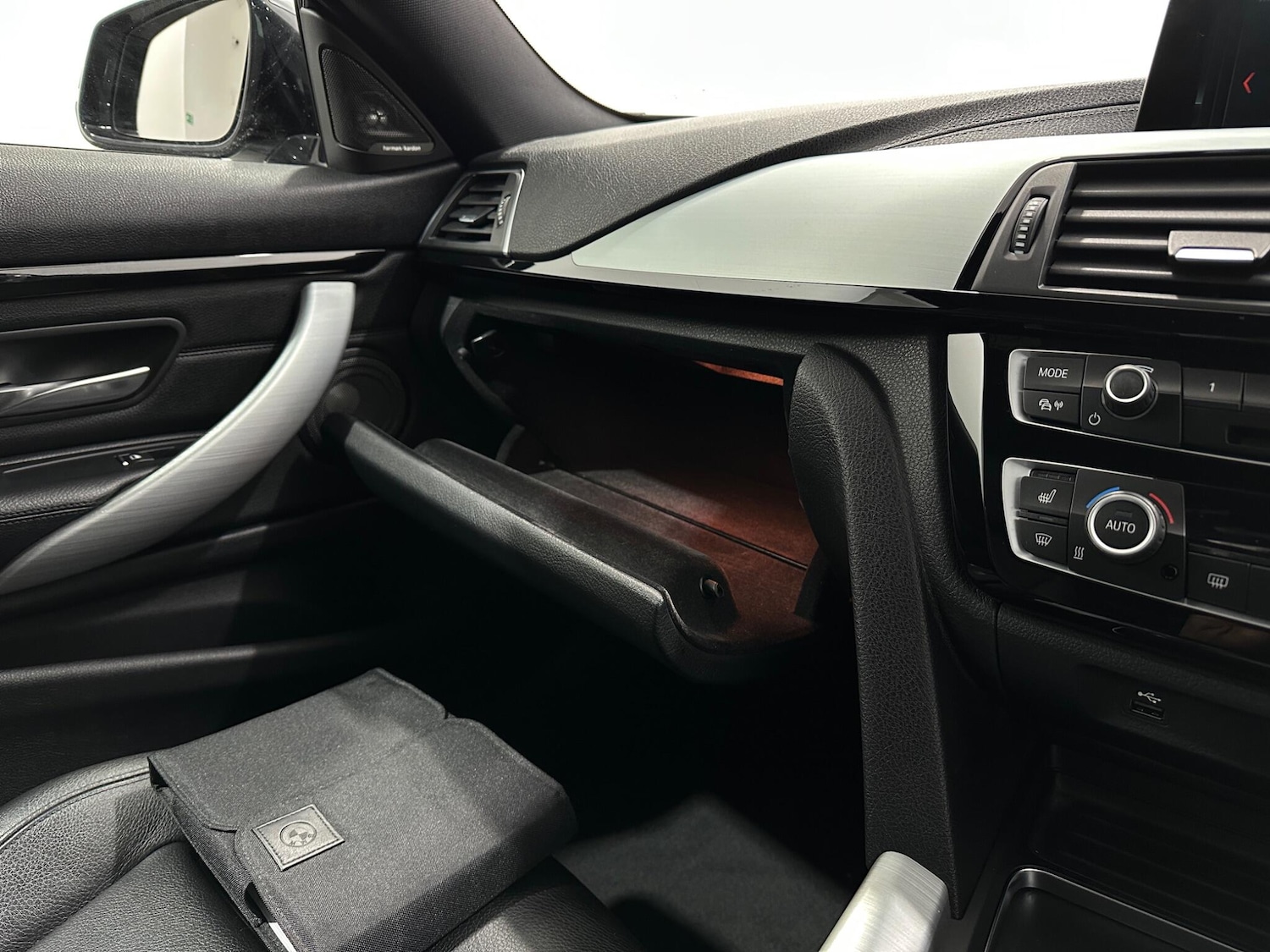 Used BMW 4 Series 2017 for sale - 77082093: Photo 28