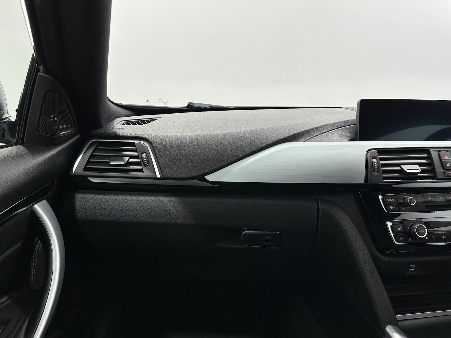 Used BMW 4 Series 2017 for sale - 77082093: Photo 29