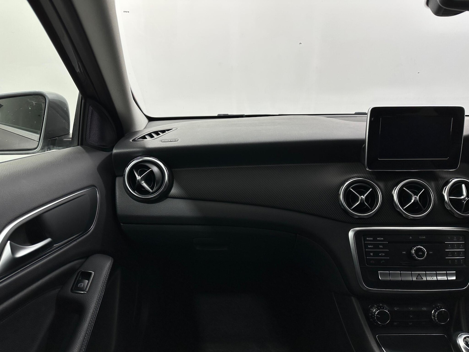 Used Mercedes-Benz GLA 2017 for sale - 76878857: Photo 28