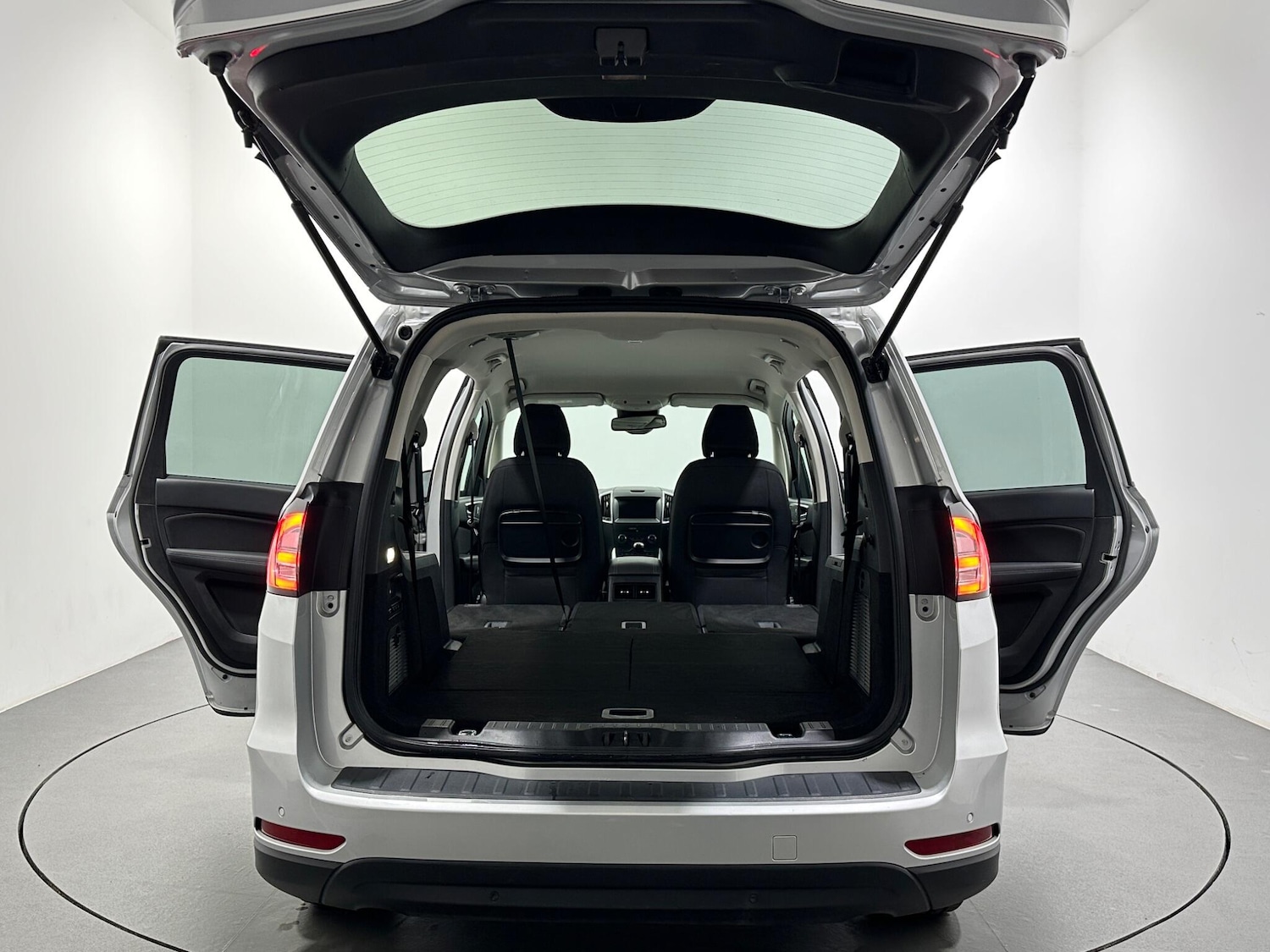 Used Ford Galaxy for sale - 76886643: Photo 44