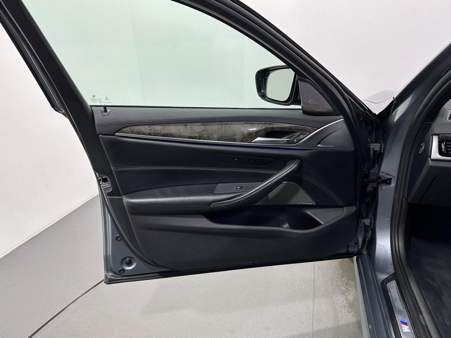 Used BMW 5 Series 2017 for sale - 76878839: Photo 36