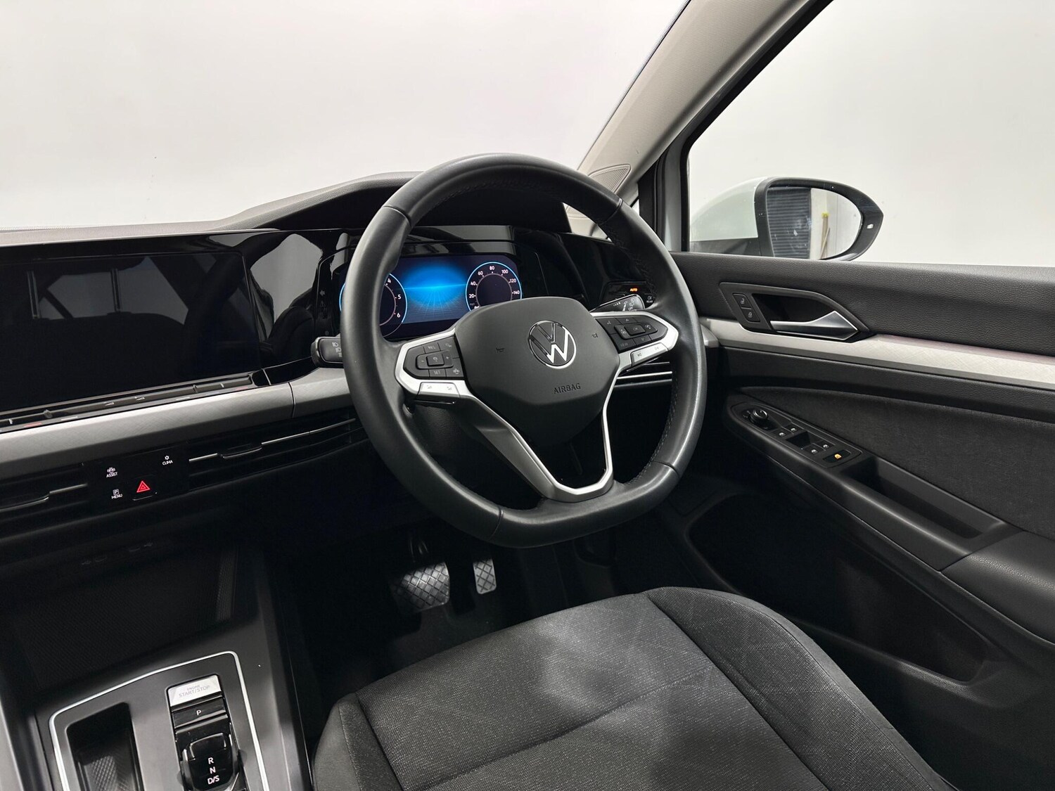 Used Volkswagen Golf 2023 for sale - 77839890: Photo 11