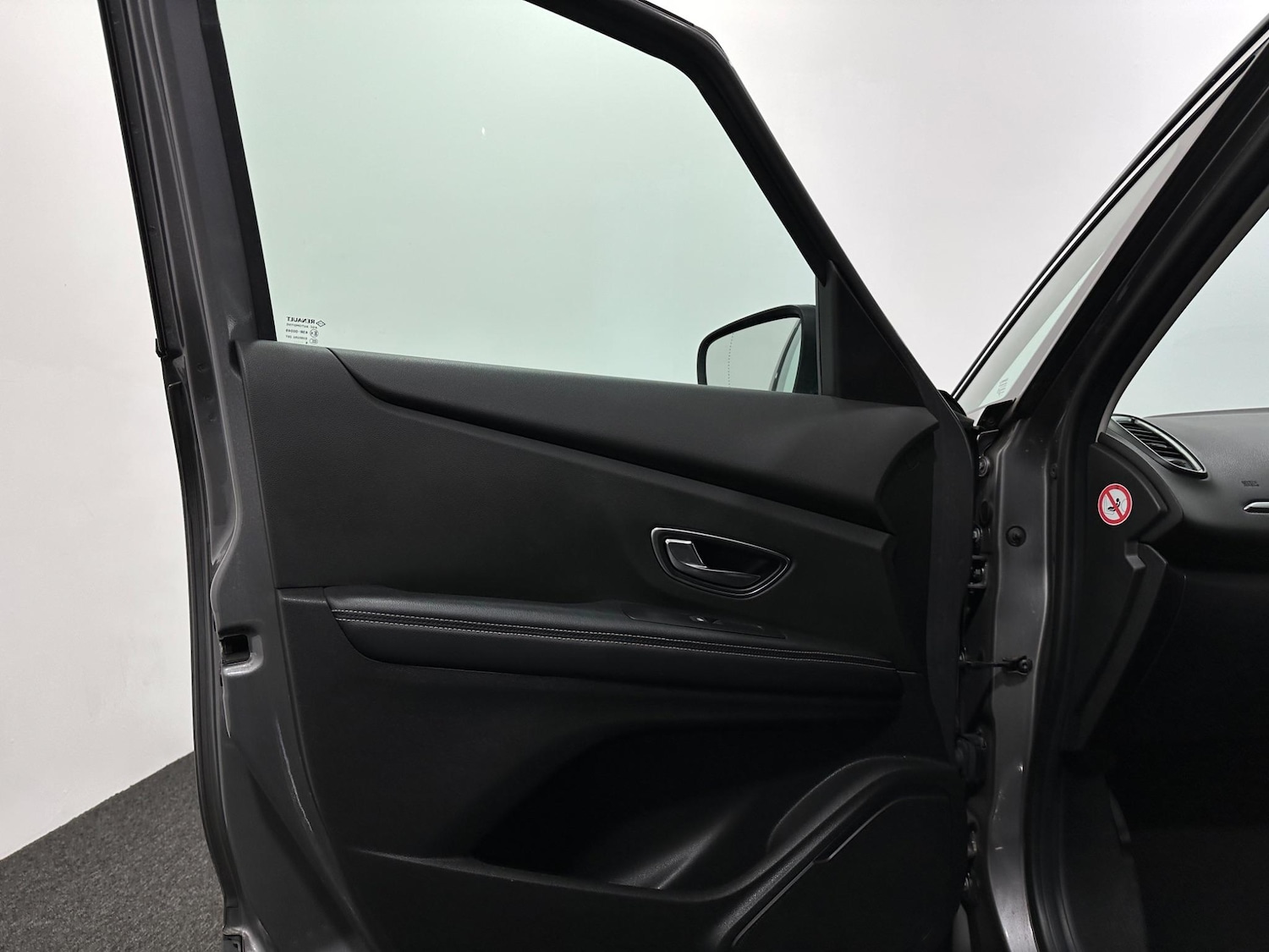 Used Renault Scenic 2017 for sale - 77798913: Photo 35