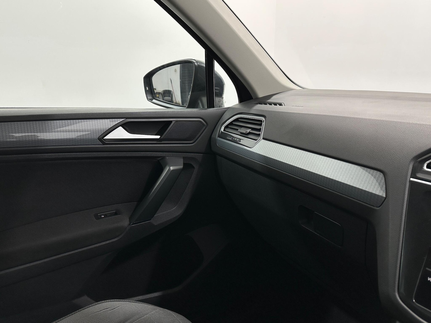 Used Volkswagen Tiguan 2023 for sale - 78116369: Photo 27