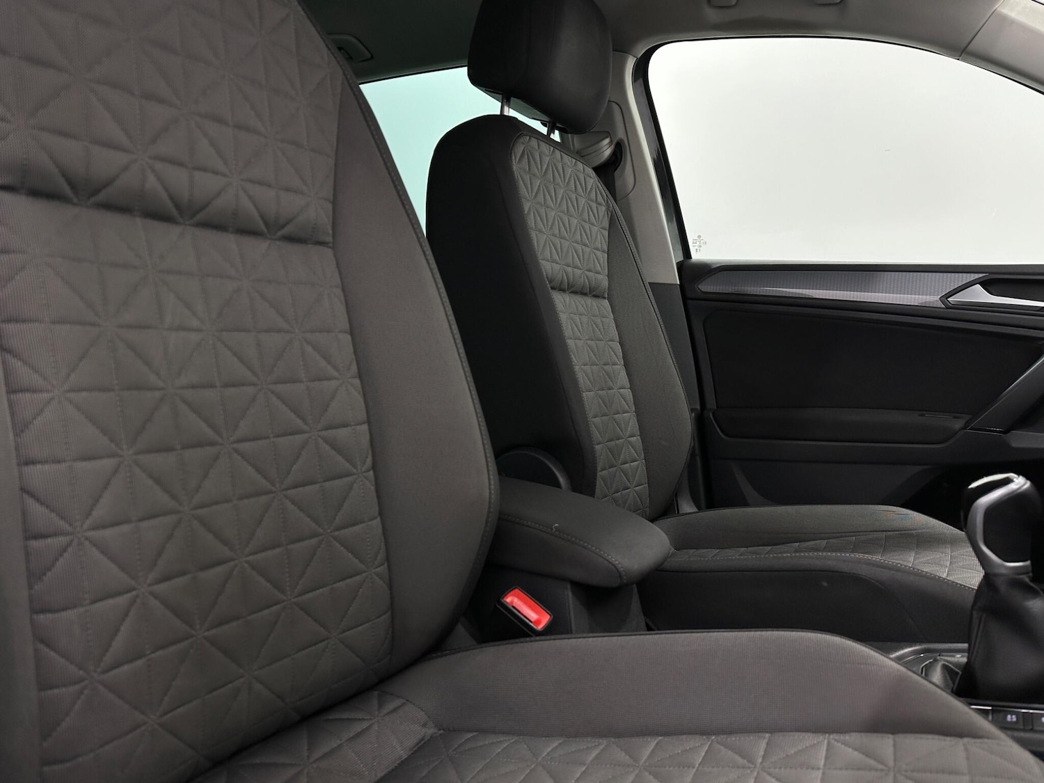 Used Volkswagen Tiguan 2023 for sale - 78116369: Photo 32