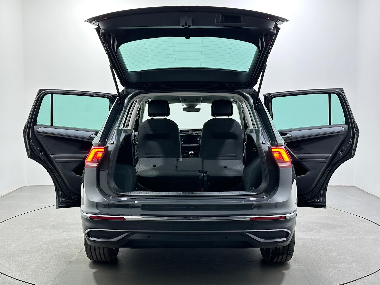 Used Volkswagen Tiguan 2023 for sale - 78116369: Photo 45