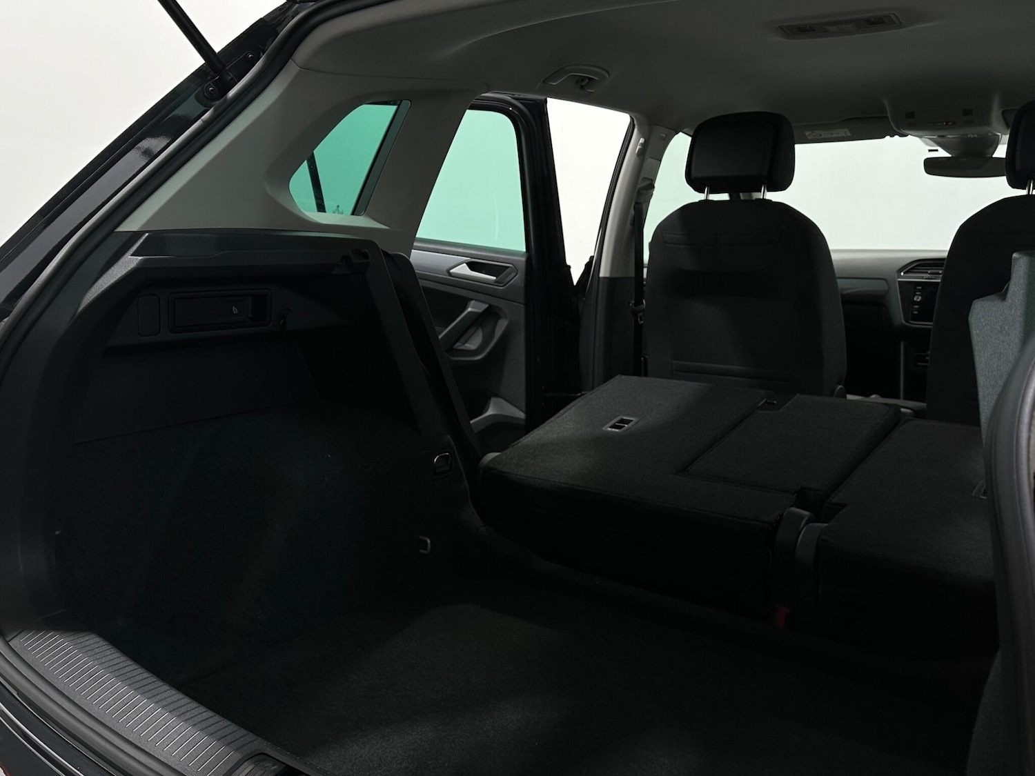 Used Volkswagen Tiguan 2023 for sale - 78116369: Photo 46