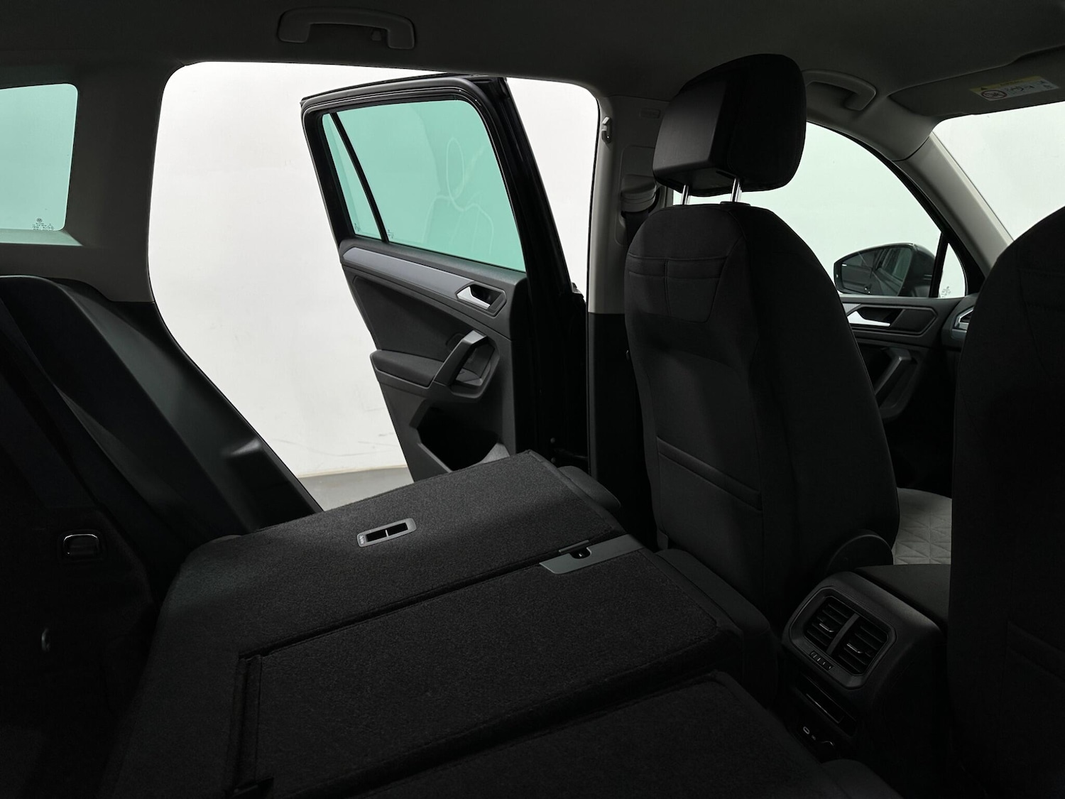 Used Volkswagen Tiguan 2023 for sale - 78116369: Photo 47