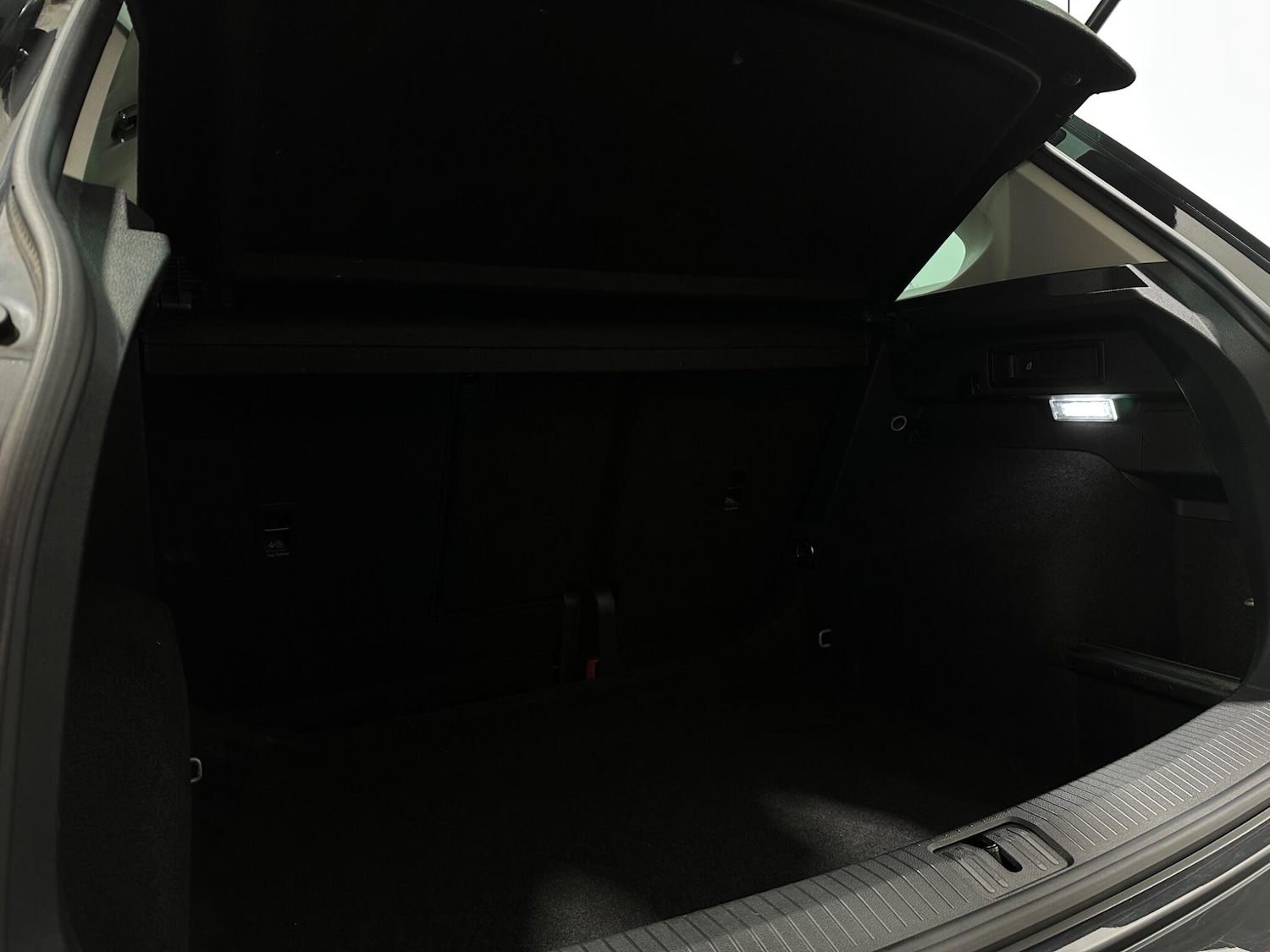 Used Volkswagen Tiguan 2023 for sale - 78116369: Photo 48