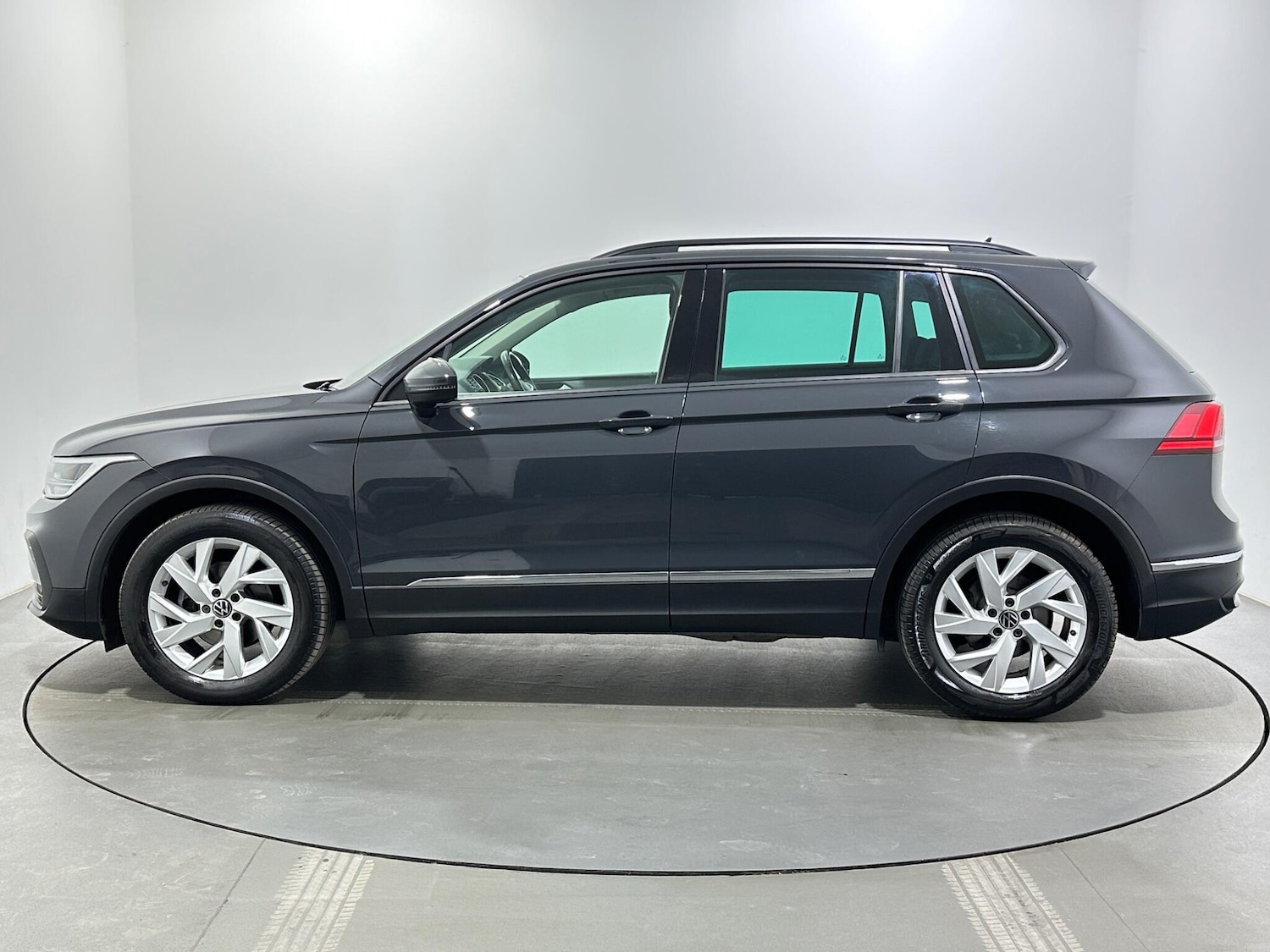 Used Volkswagen Tiguan 2023 for sale - 78116369: Photo 5