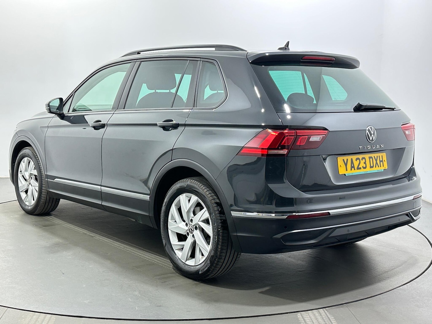 Used Volkswagen Tiguan 2023 for sale - 78116369: Photo 6