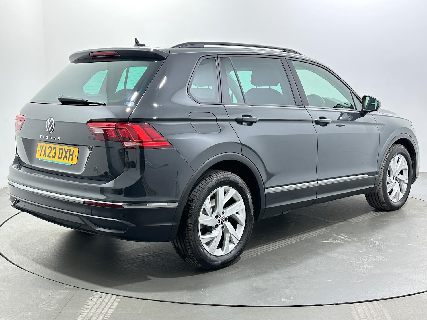 Used Volkswagen Tiguan 2023 for sale - 78116369: Photo 8