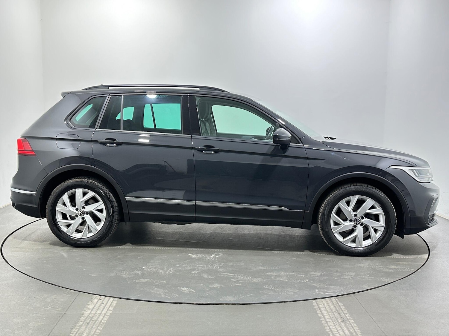 Used Volkswagen Tiguan 2023 for sale - 78116369: Photo 9