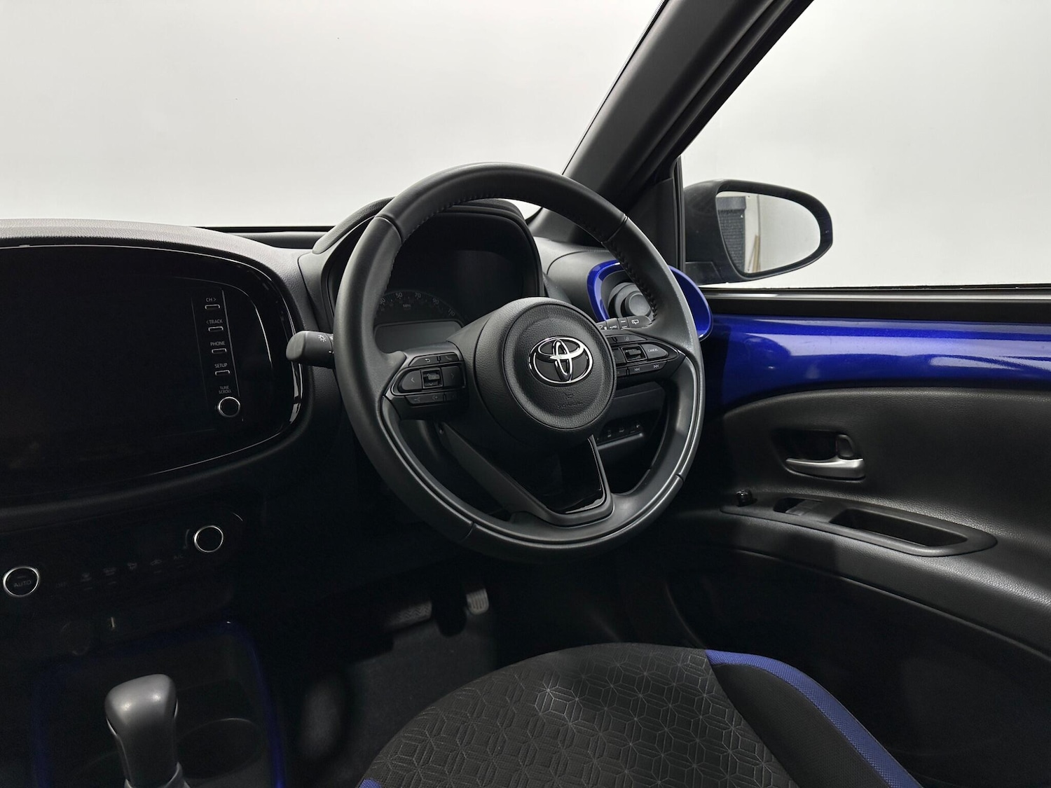 Used Toyota Aygo X 2022 for sale - 76878831: Photo 11