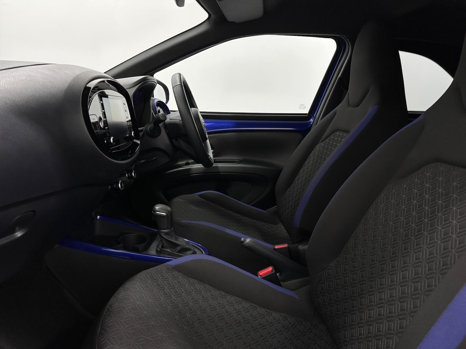 Used Toyota Aygo X 2022 for sale - 76878831: Photo 30