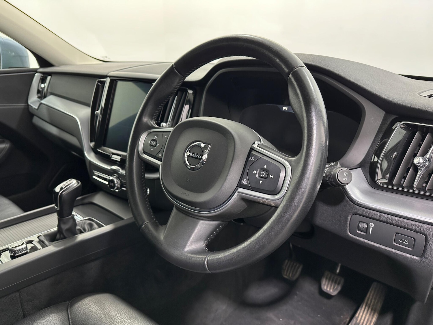 Used Volvo XC60 2019 for sale - 76878898: Photo 10