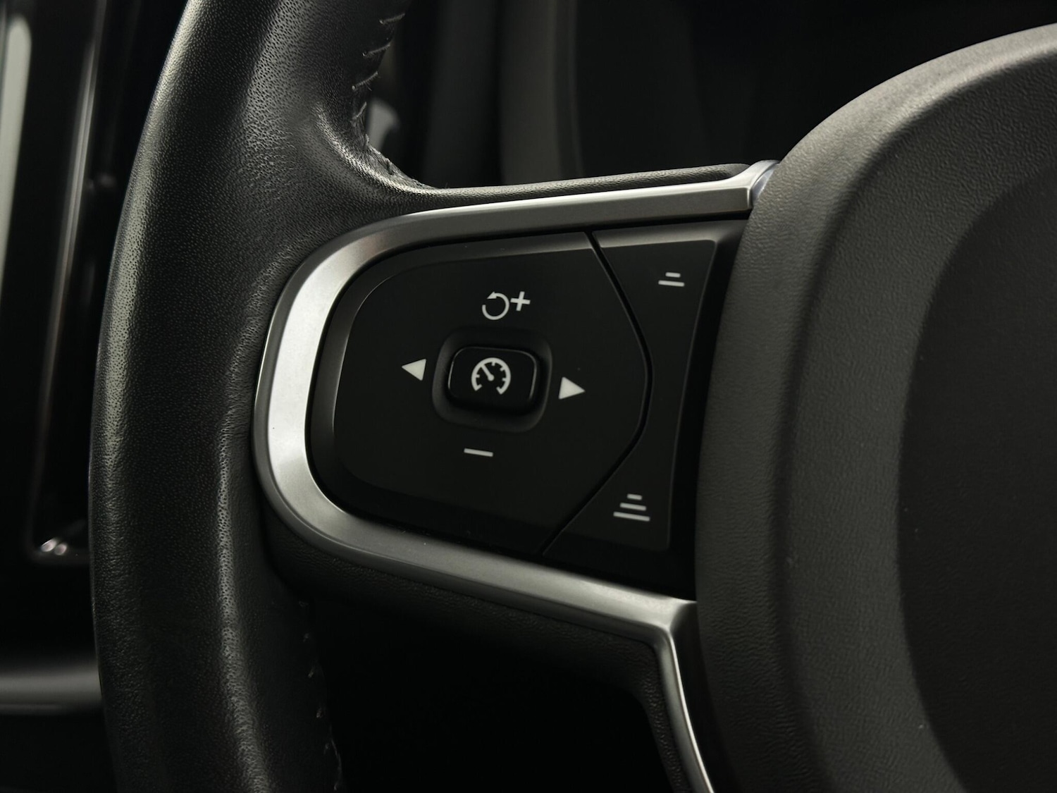 Used Volvo XC60 2019 for sale - 76878898: Photo 13