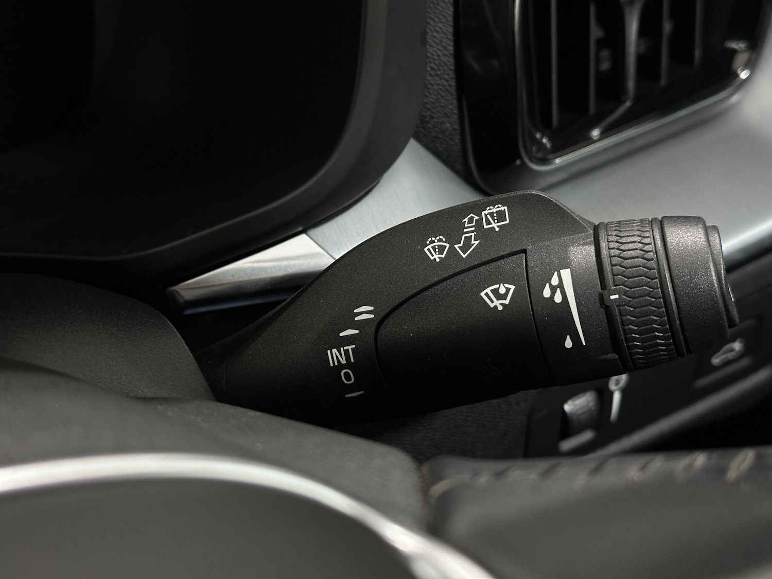 Used Volvo XC60 2019 for sale - 76878898: Photo 15