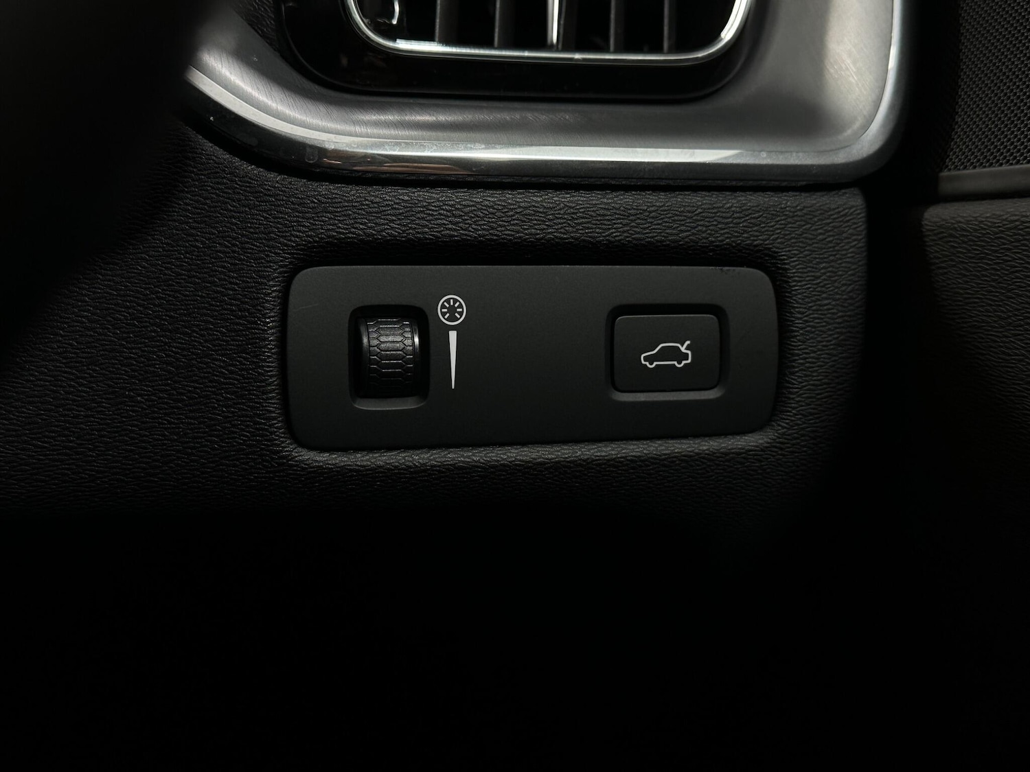 Used Volvo XC60 2019 for sale - 76878898: Photo 16