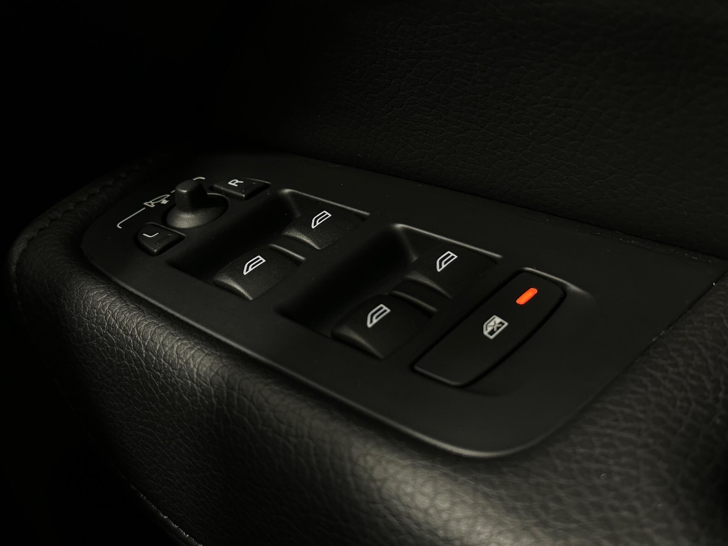 Used Volvo XC60 2019 for sale - 76878898: Photo 17