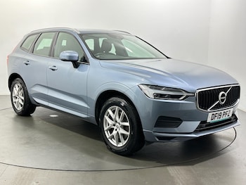 2019 (19) - 2.0 D4 Momentum 5dr AWD